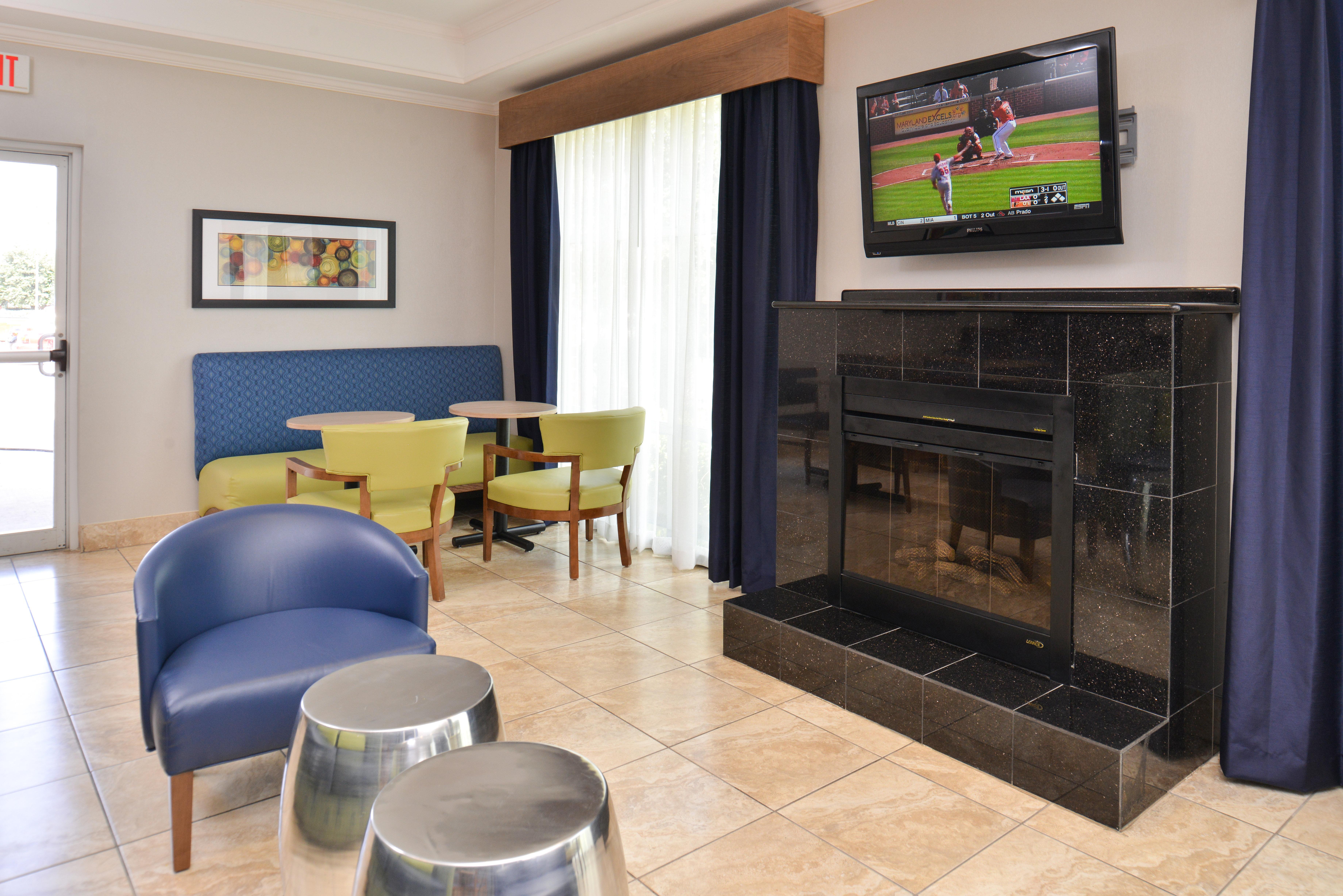 Holiday Inn Express & Suites San Antonio South Exteriör bild