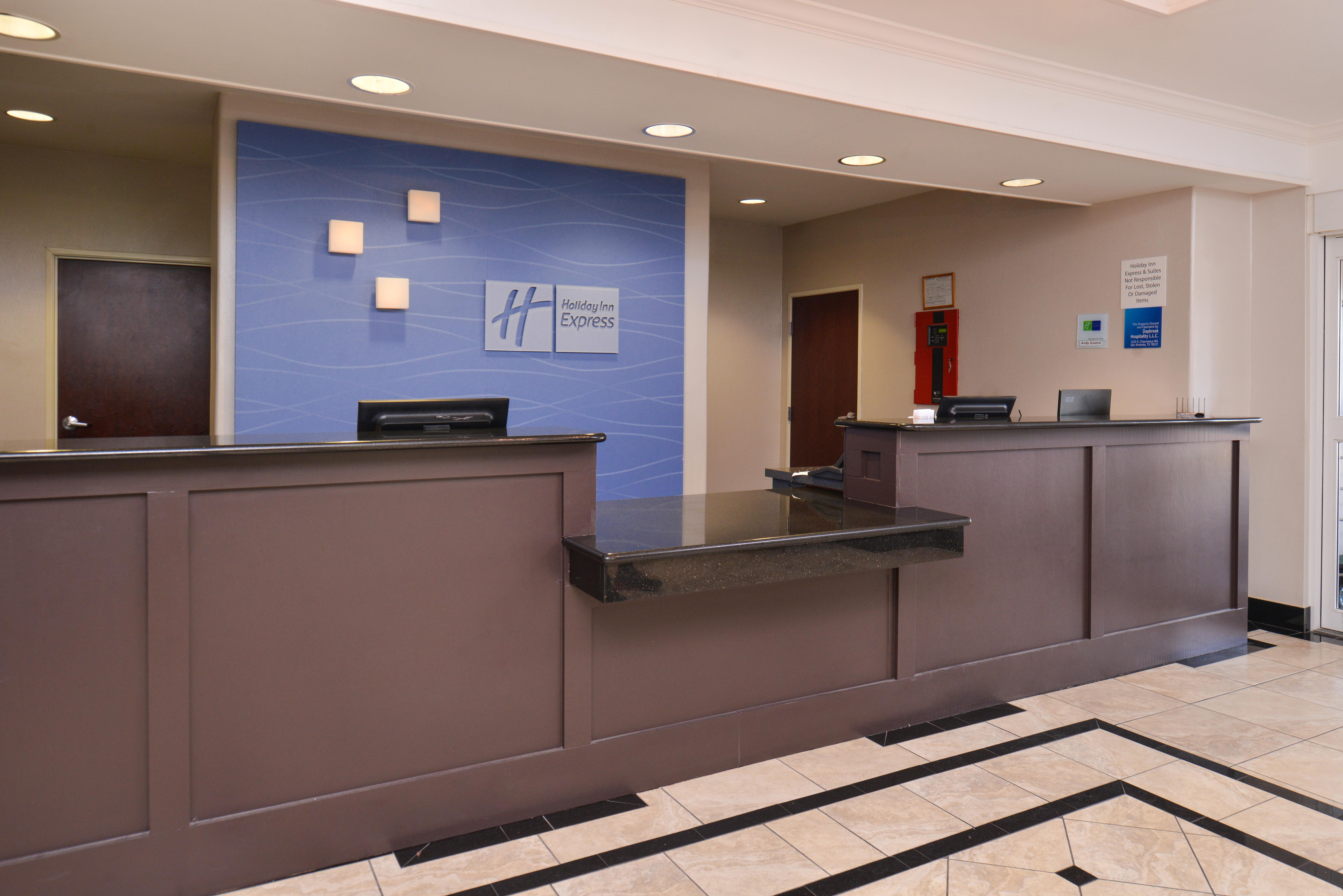 Holiday Inn Express & Suites San Antonio South Exteriör bild