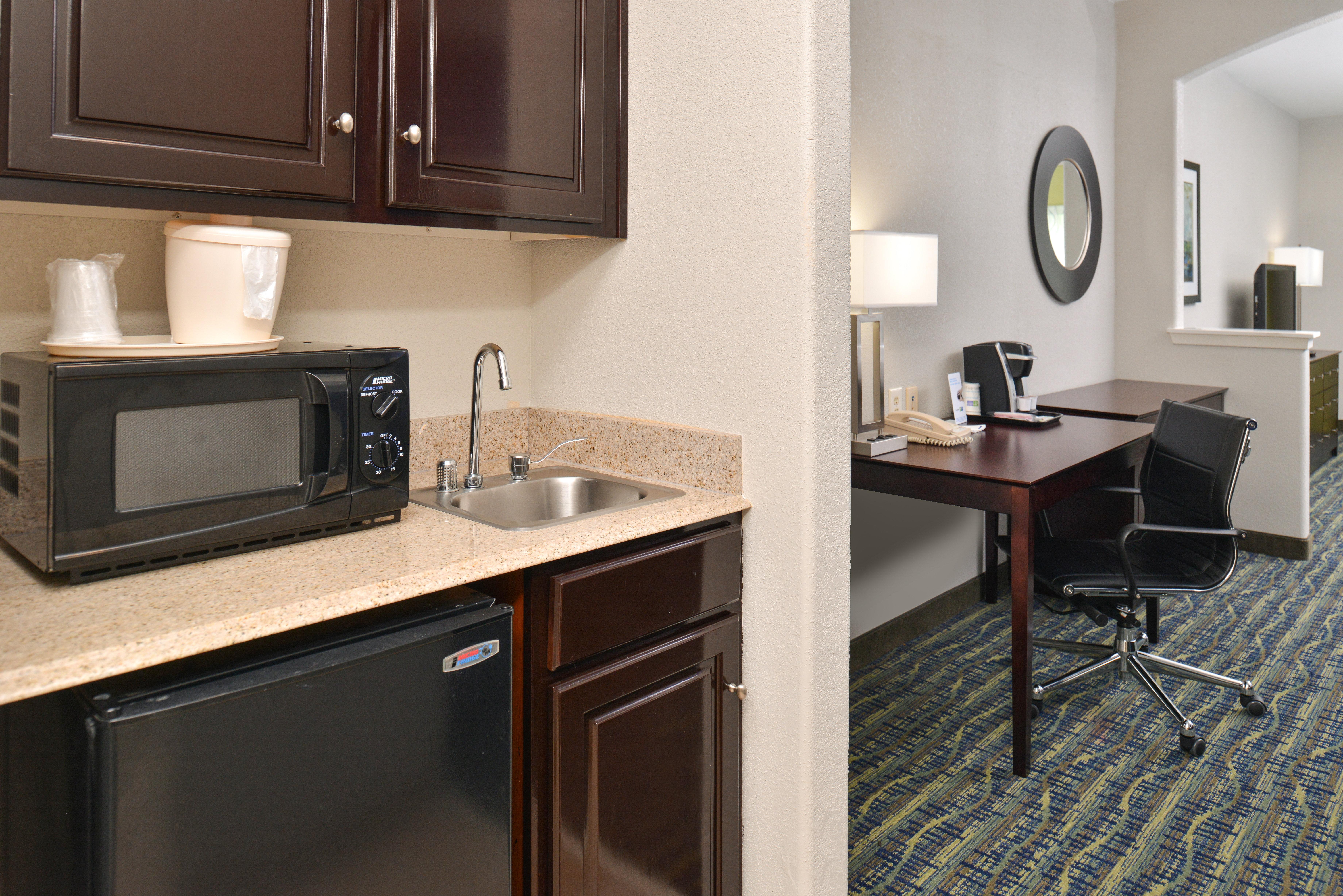 Holiday Inn Express & Suites San Antonio South Exteriör bild